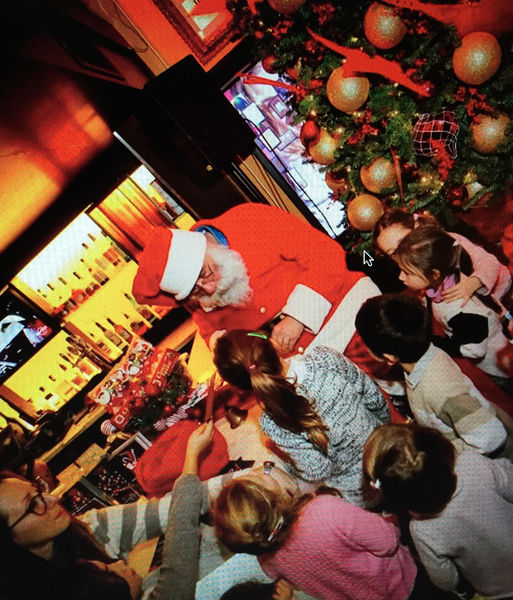 Immagine:Babbo Natale all'Hard Rock Cafe.JPG
