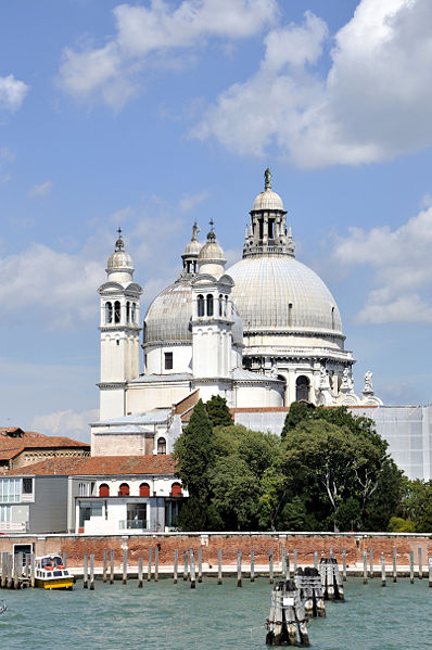 Immagine:Basilica di S.Maria della Salute( da Canale della Giudecca).jpg