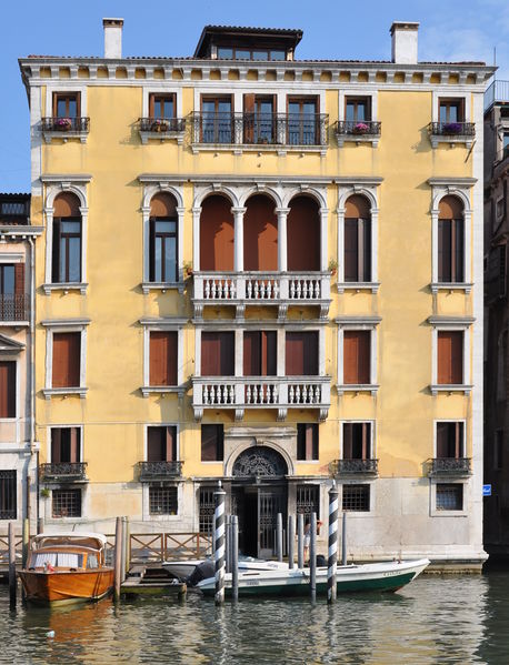 Immagine:Palazzo Curti Valmarana.jpg