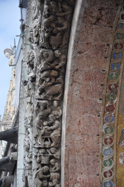 Immagine:Basilica San Marco Arco lavori.jpg