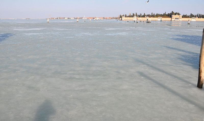 Immagine:Murano e San Michele nel ghiaccio.jpg