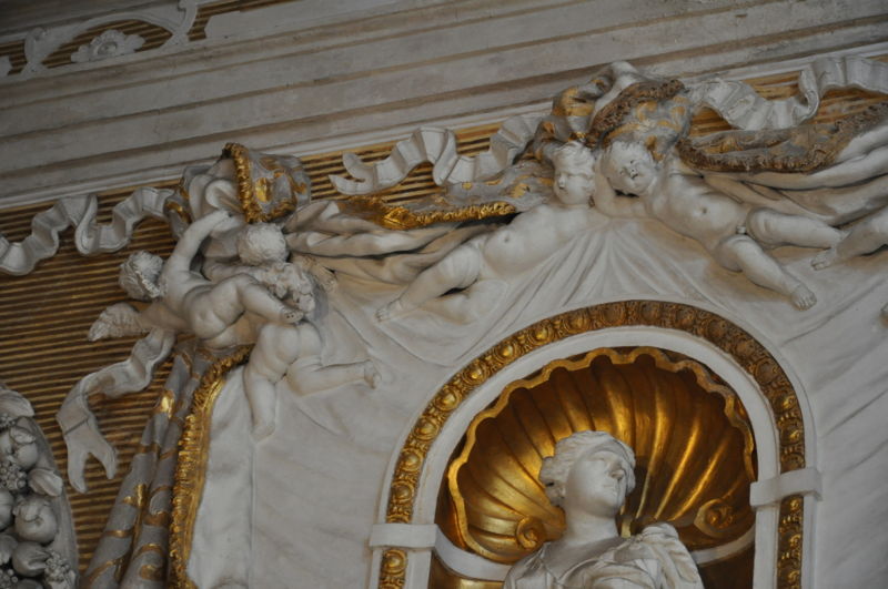 Immagine:Stucchi Cattedrale Chioggia.jpg