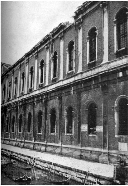 Immagine:Bombardamenti-1917-Scuola-Grande-San-Marco.jpg